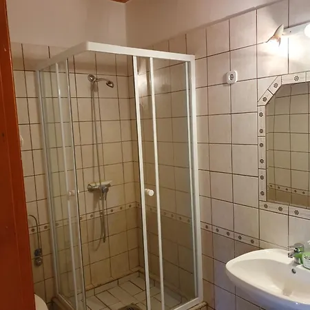 Bacshegyi Vendeghaz 1 Kaptalantoti