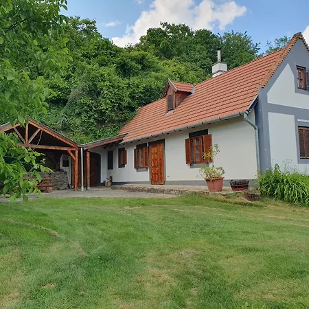 Apartment Bacshegyi Vendeghaz 1