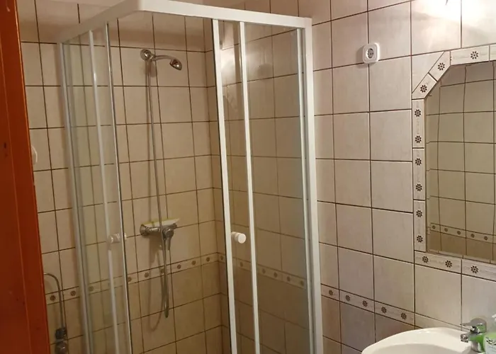 Bacshegyi Vendeghaz 1 Kaptalantoti